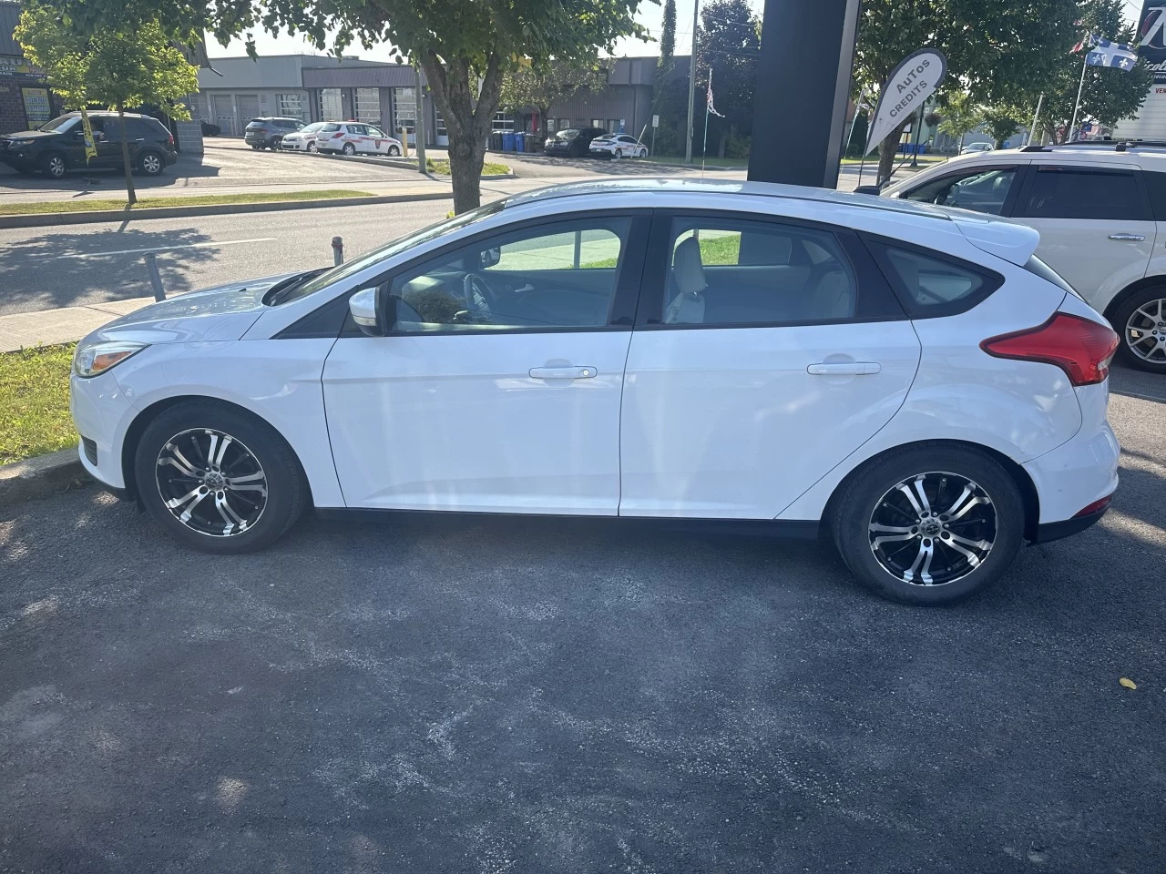 2015 Ford Focus SE Main Image